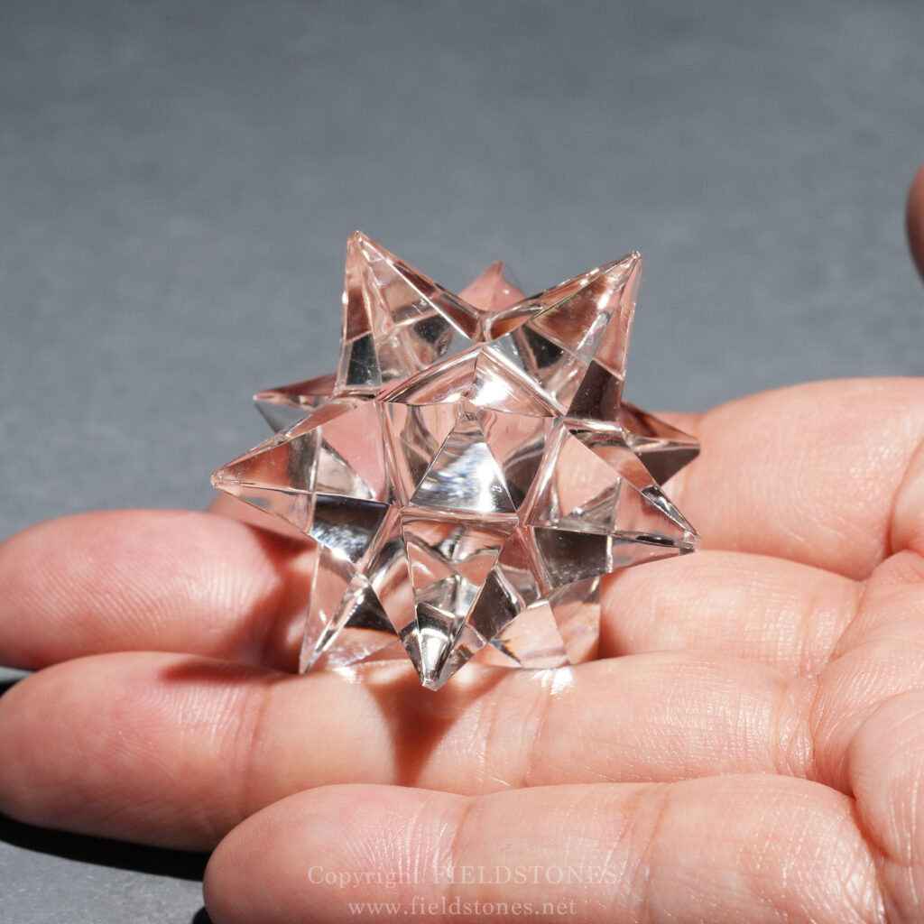 強い浄化の力を持つガネッシュヒマール水晶 - FieldStones