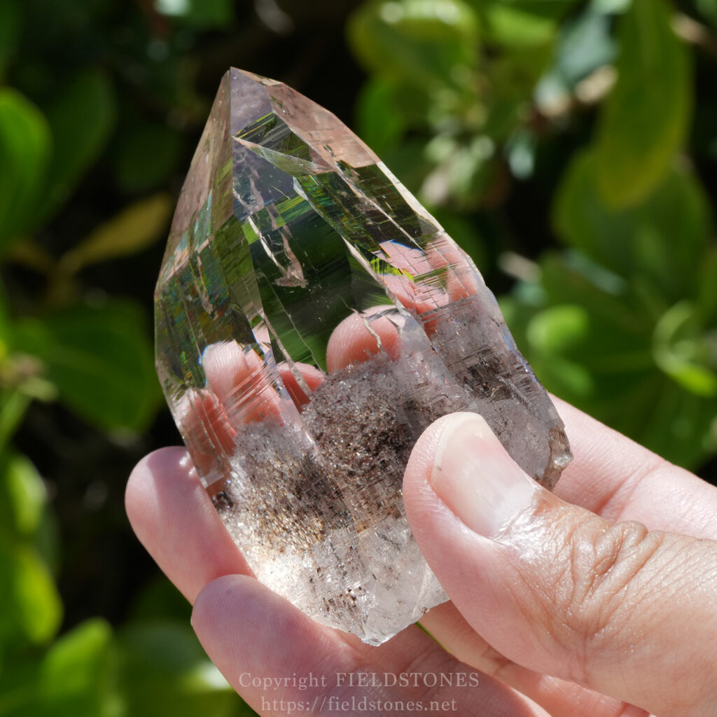 強い浄化の力を持つガネッシュヒマール水晶 - FieldStones