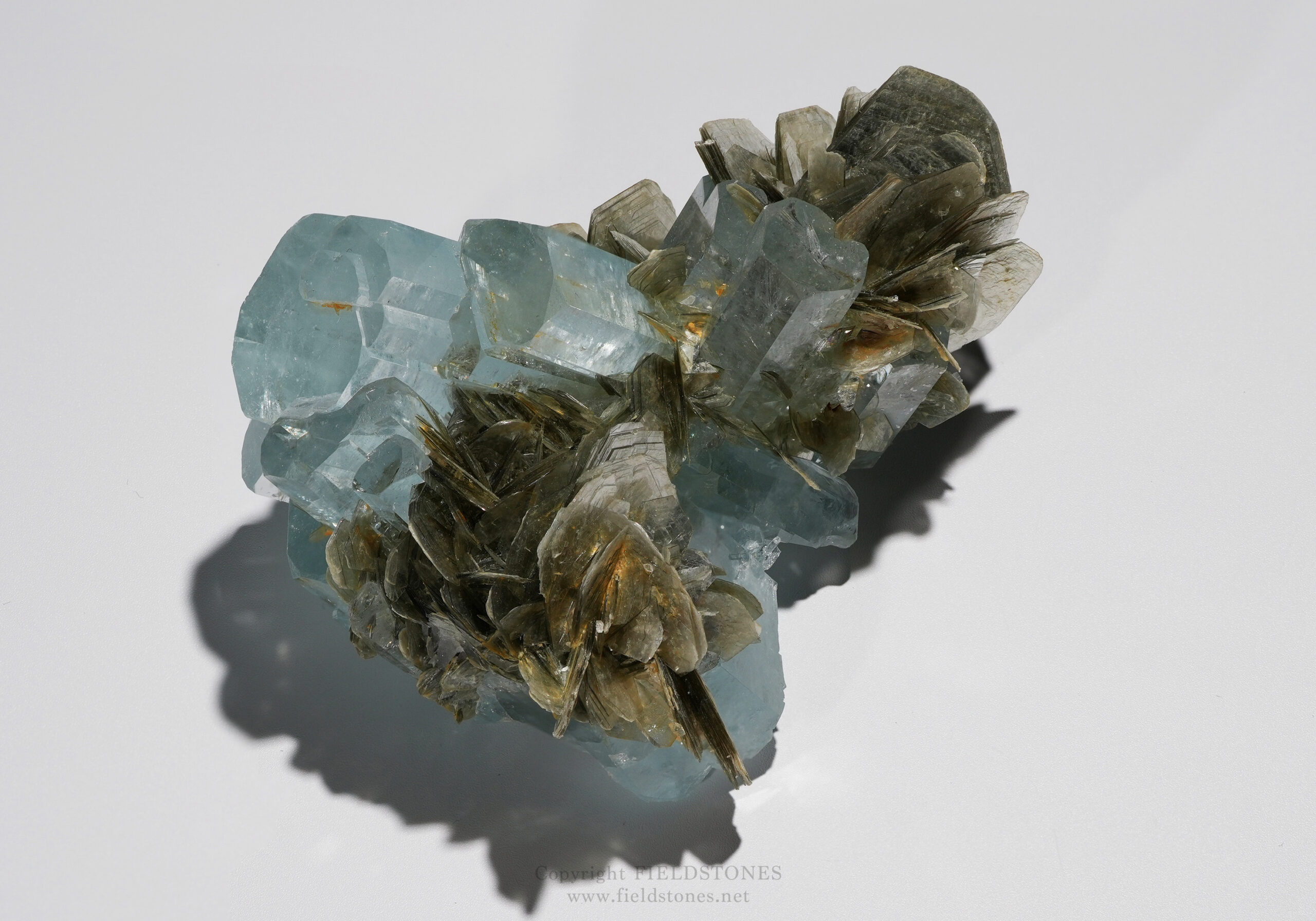 今日のいい石〜アクアマリンマイカクラスター